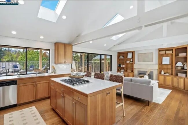 Foto del edificio - 131 Clover Hill Ct