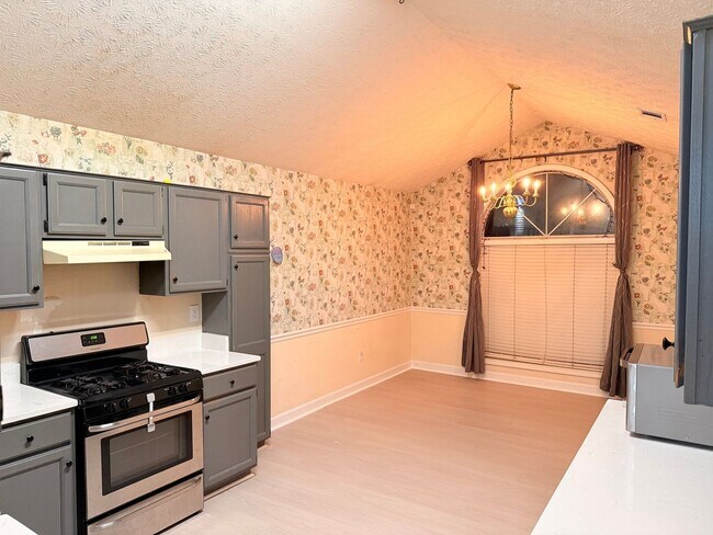 Foto del edificio - 1360 Avalon Dr