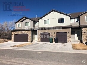 Building Photo - 405 E Gray Fox Ln