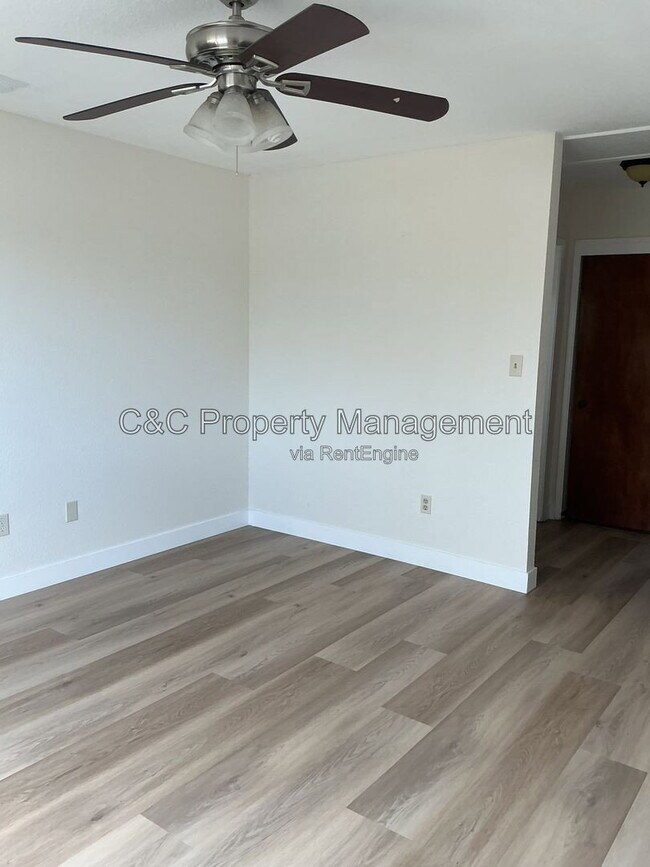 Foto del edificio - 1559 Elderwood Ave