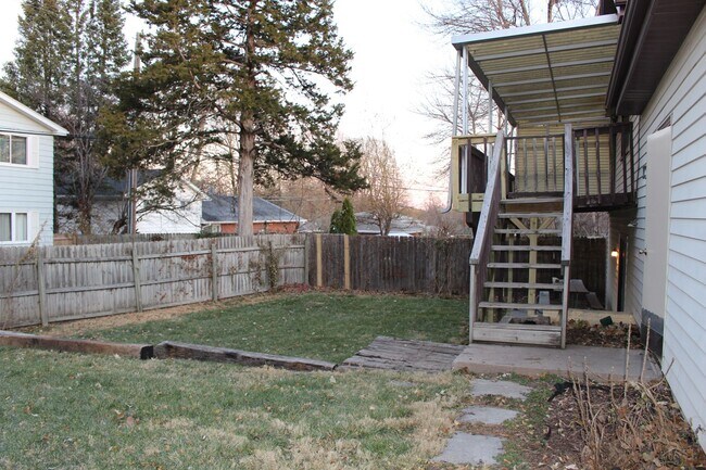 Building Photo - Completely Remodeled Home in Perfect Centr...