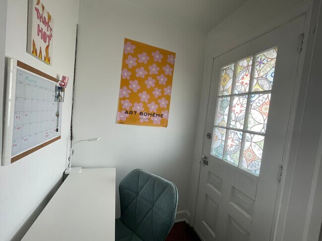Building Photo - 36 Charron St