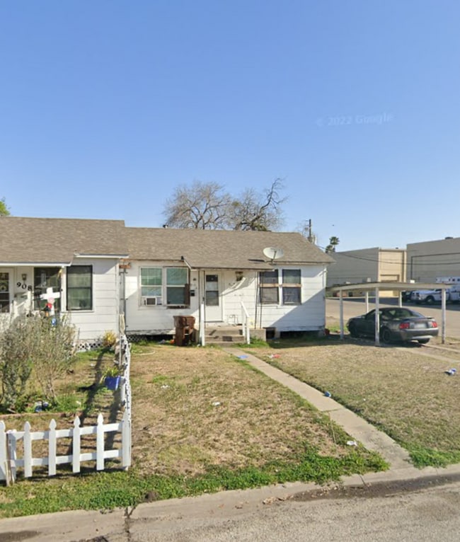Building Photo - 910 E Doddridge Ave
