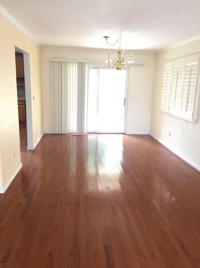 Living Room - 7950 E Bethany Pl