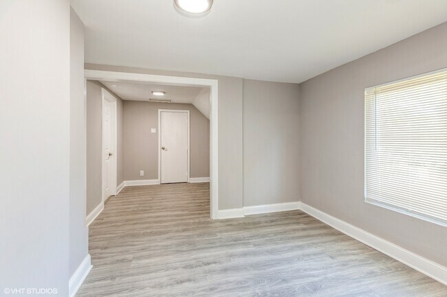 Building Photo - 14624 Harvey Ave