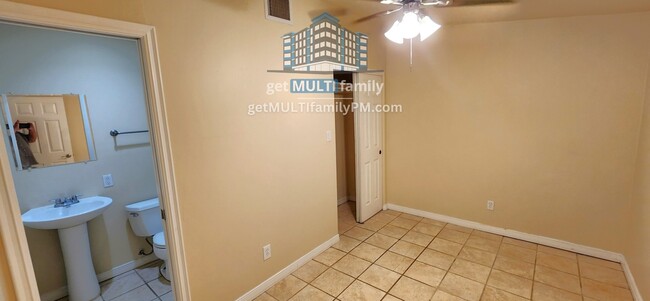 Building Photo - 2 Bed, 2 Bath Gem in Gated Community!