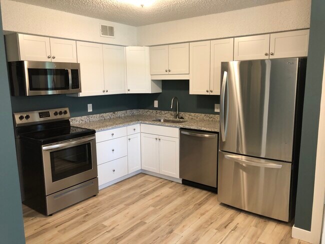 Building Photo - 212 Blue Ridge Dr