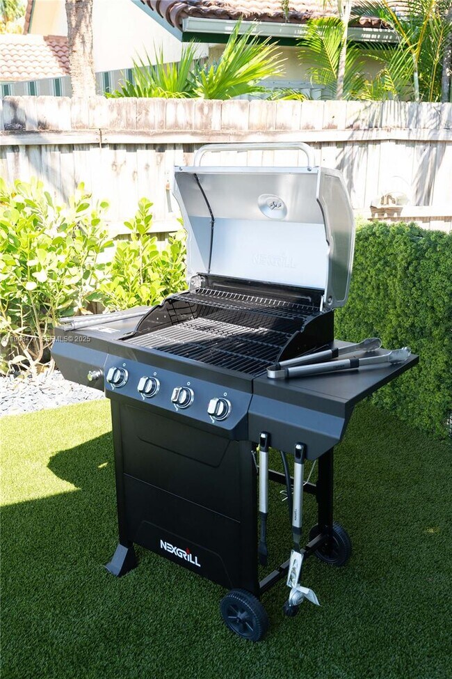 Foto del edificio - 309 S Riverside Dr