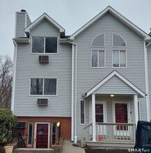 Building Photo - 925 Oronoke Rd