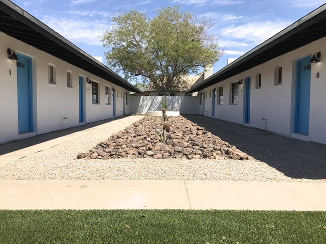 Building Photo - The Corridor Apartments