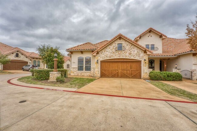 Building Photo - 306 Enclave Cir