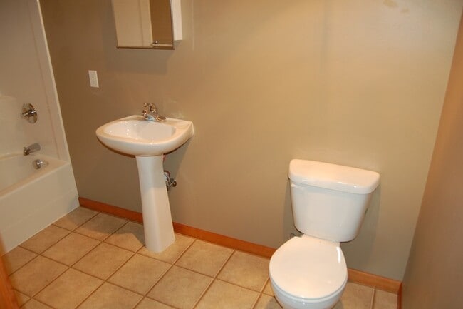 Building Photo - 245 32nd St