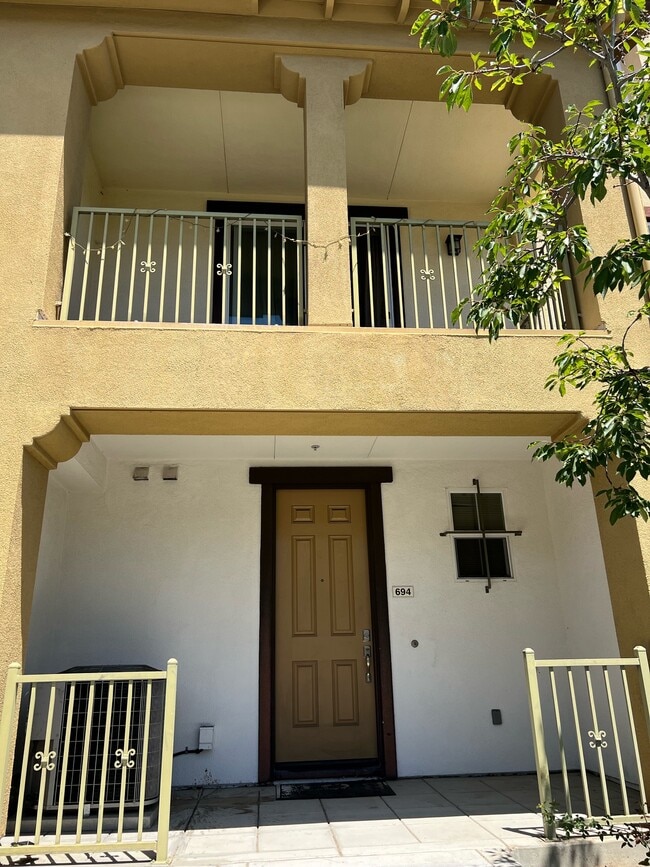 Building Photo - 694 Cedarville Ln