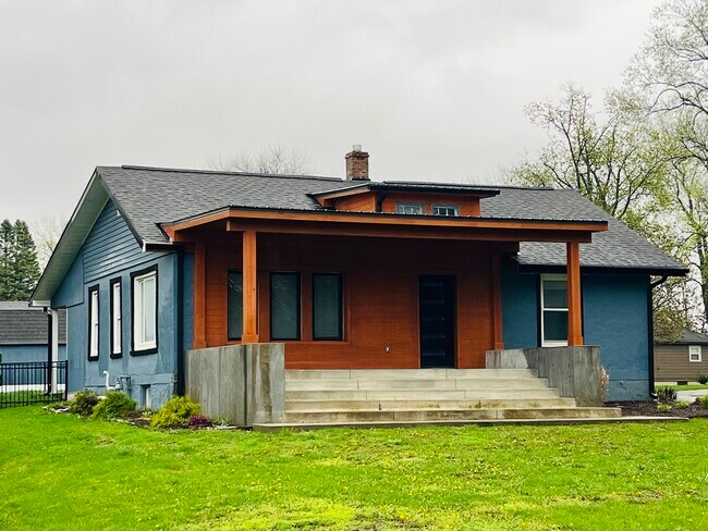 Building Photo - 779 S Pendleton Ave