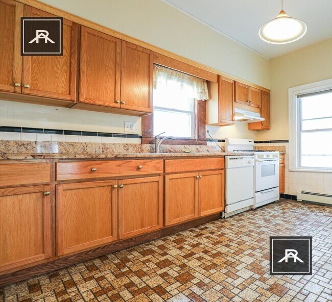 5 bedroom in Brighton MA 02135 - 5 bedroom in Brighton MA 02135 Apartment