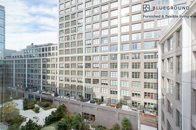 Building Photo - 135 York St