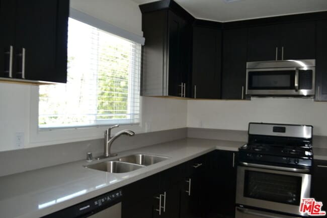 Foto del edificio - 1444 Cochran Ave