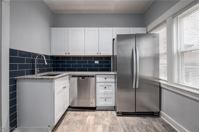 Foto del edificio - 15024 Hilliard Rd