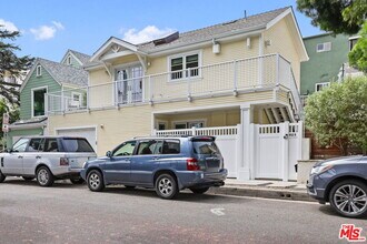 Building Photo - 652 Kensington Rd