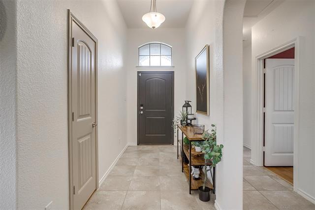Foto del edificio - 1424 Doe Meadow Dr