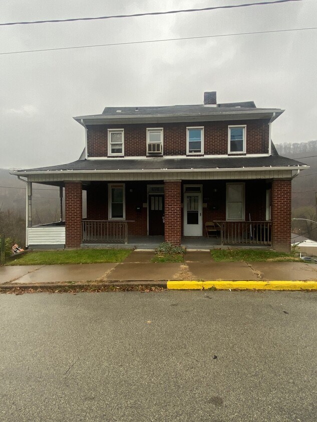 4900 3rd St Unit 4902 A, McKeesport, PA 15132 Apartments in