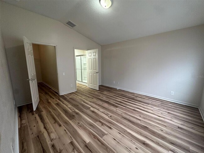 Foto del edificio - 14757 Wake Robin Dr