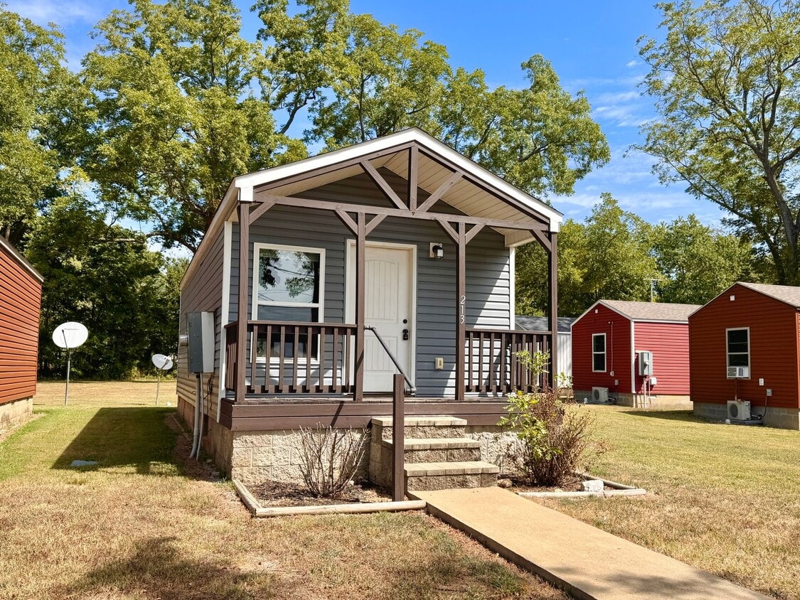 Primary Photo - 1 Bedroom/1 Bathroom Tiny Home Cottage in Sulphur Rock