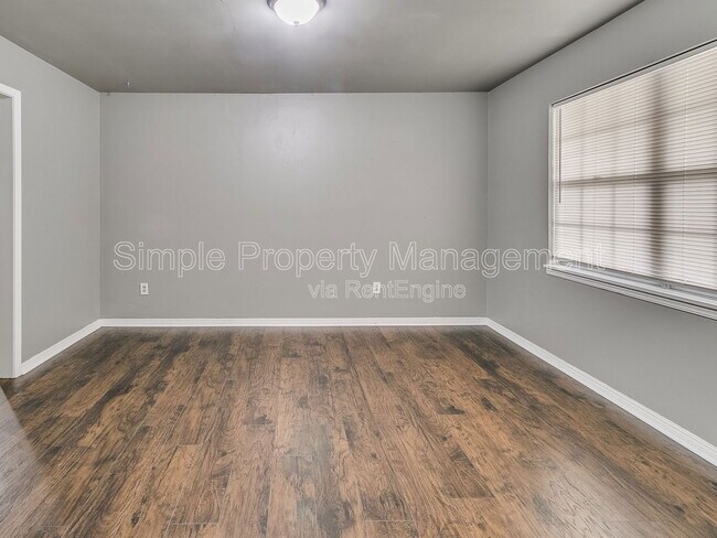 Foto del edificio - 136 Burton Pl