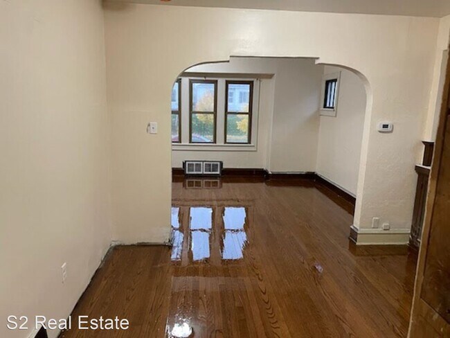 Building Photo - 2 br, 1 bath House - 7729 W Hicks St.