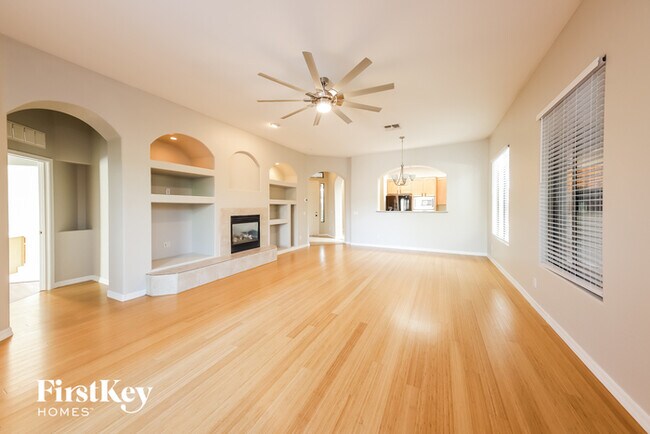 Foto del edificio - 26735 N 65th Dr