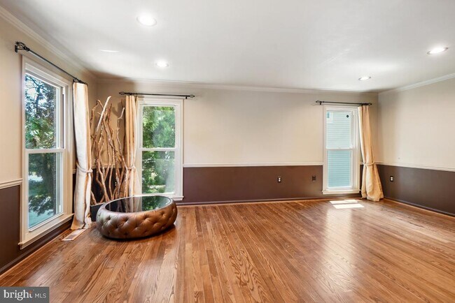 Building Photo - 111 Argosy Dr