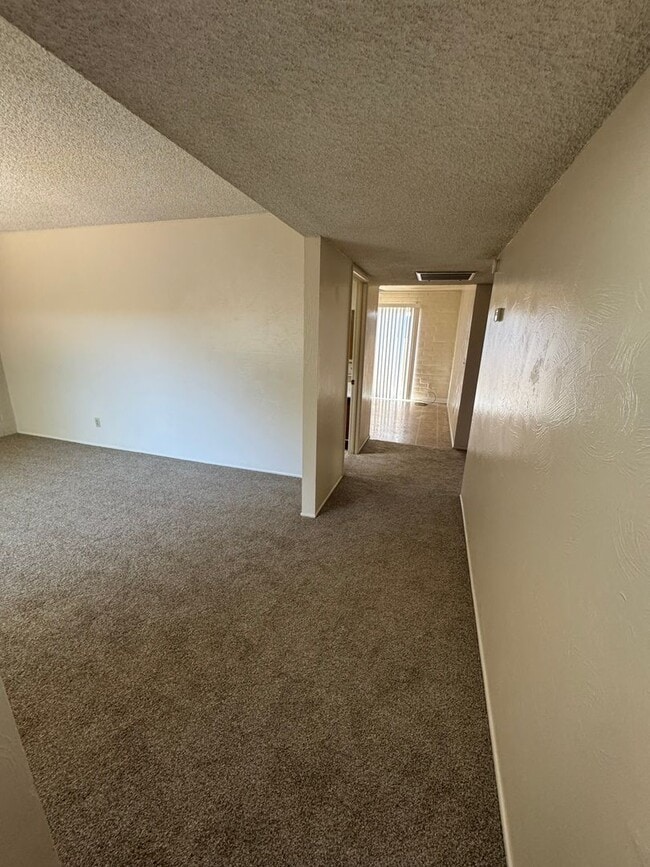 Foto del edificio - 4549 E Bellevue St