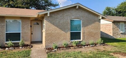 Building Photo - 1009 Shorecrest Dr