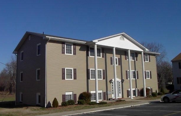 Primary Photo - Silver Hill Apartments