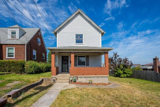 Building Photo - Gorgeous 2 bedroom home in West Mifflin available now!