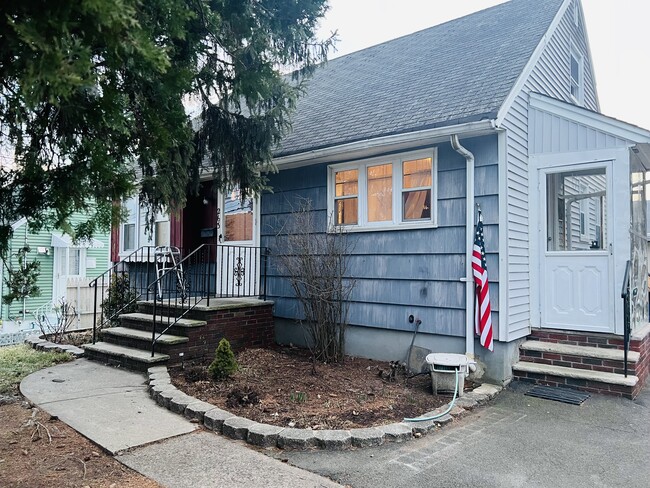 FRONT - 263 Richmond Ave