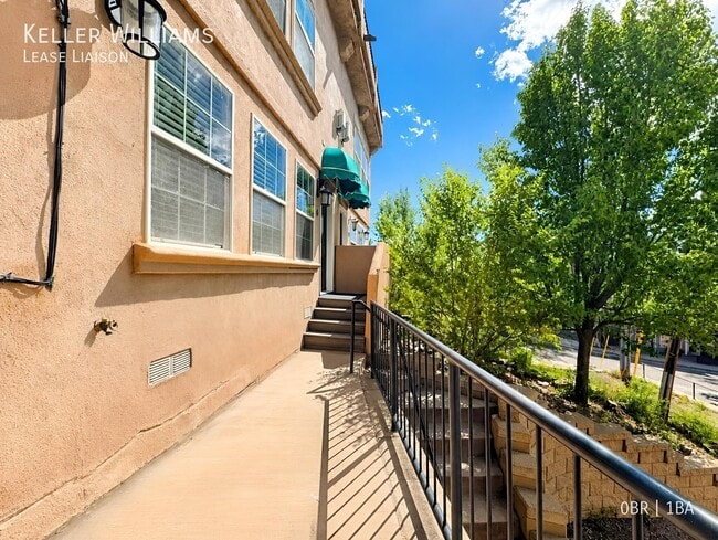 Building Photo - 2605 W Pikes Peak Ave