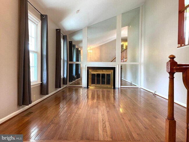 Foto del edificio - 7684 Green Garland Dr