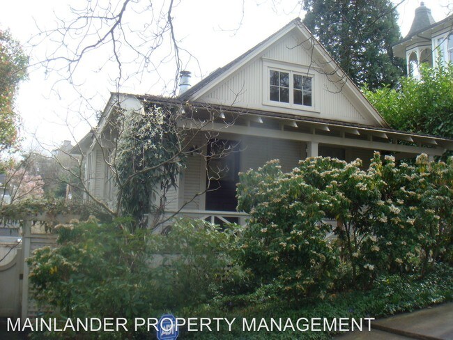 Building Photo - 2218 SW 18th Ave