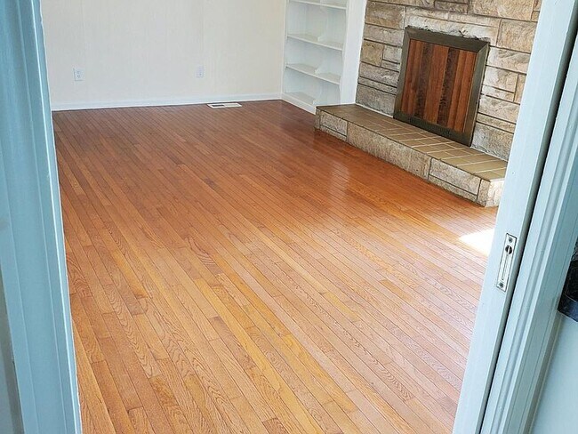 Foto del edificio - 4891 Randolph Summer Shade Rd