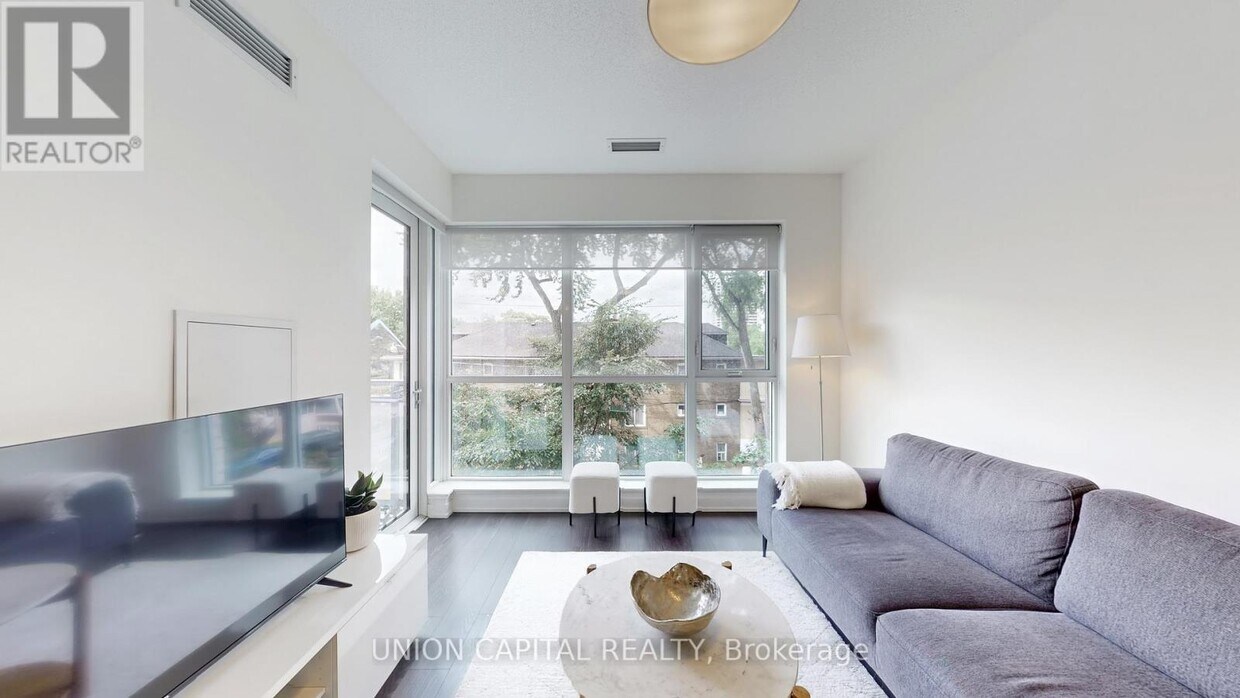 Photo principale - 1830-1830 Bloor St W