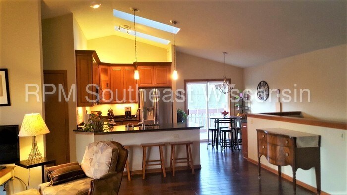 Primary Photo - 7913 S Scepter Dr