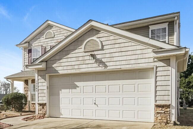 Building Photo - 12205 Hamilton Jones Dr