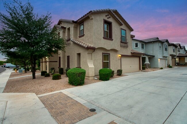 Photo - 2868 E Binner Dr House