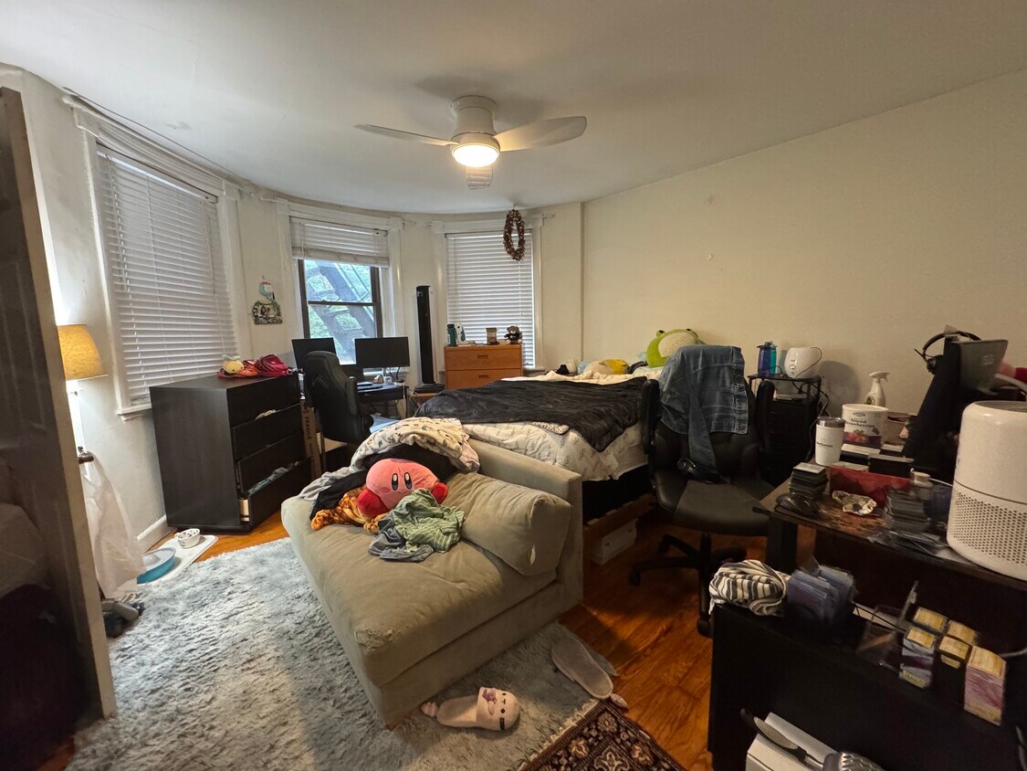 Foto principal - 1728 Beacon St