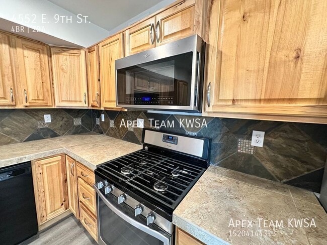 Foto del edificio - 4552 E 9th St