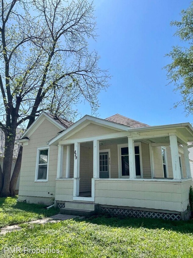 2 br, 1 bath House 829 Ave E House for Rent in Council Bluffs, IA