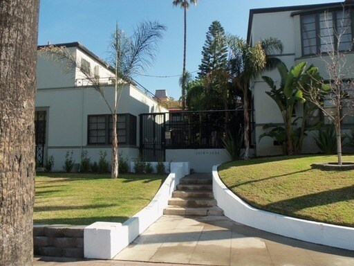 @nd entrada principal. - 1028 S Westmoreland Ave