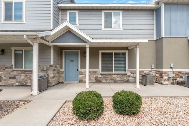Foto del edificio - Amazing 2 Story Townhome in Vineyard w/ at...