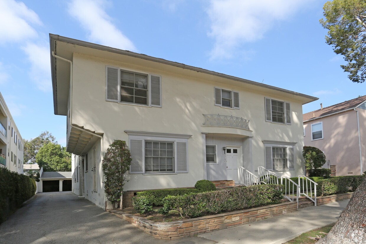 Foto del edificio - 623-627 Kelton Ave